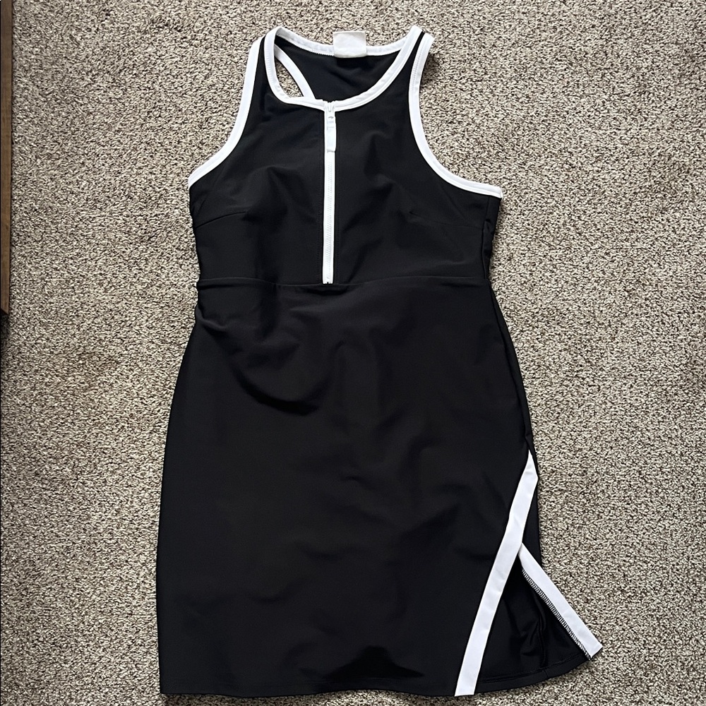 Chic Black and White Sleeveless Mini Dress